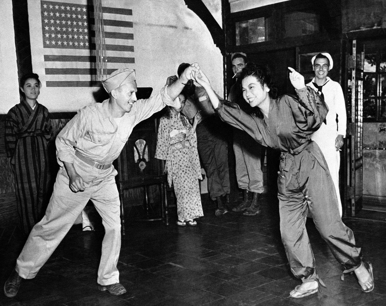 1945: Jitterbug